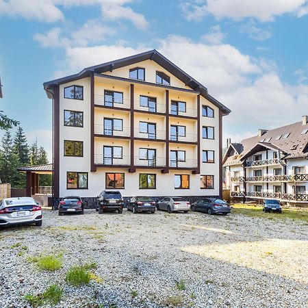 Madison Hotel Bukovel Bagian luar foto