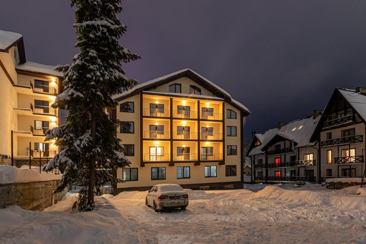 Madison Hotel Bukovel Bagian luar foto