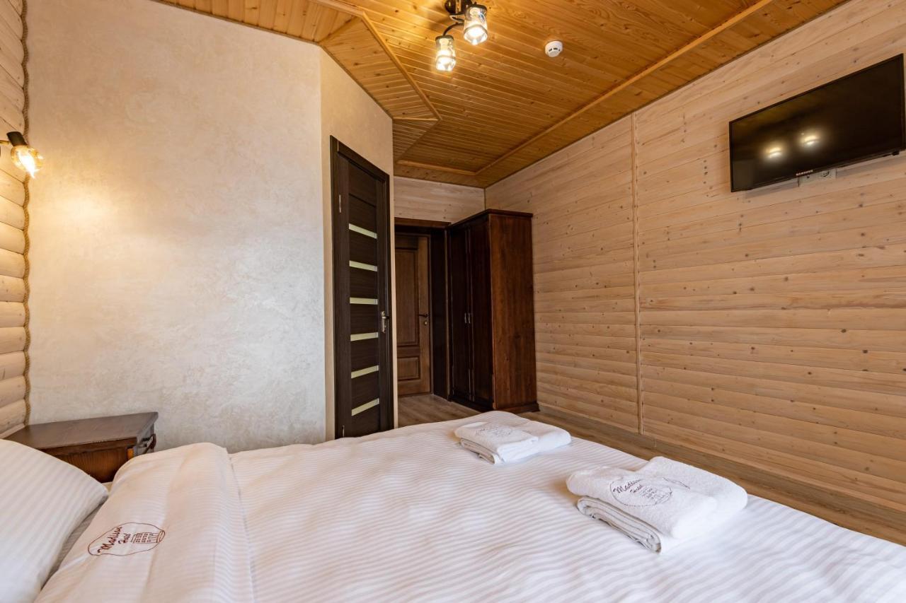 Madison Hotel Bukovel Bagian luar foto