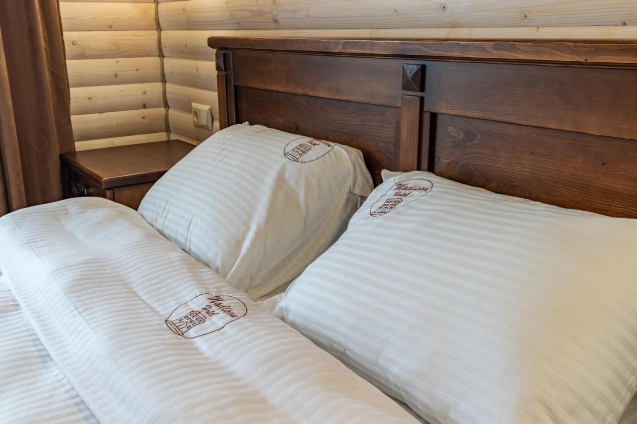 Madison Hotel Bukovel Bagian luar foto