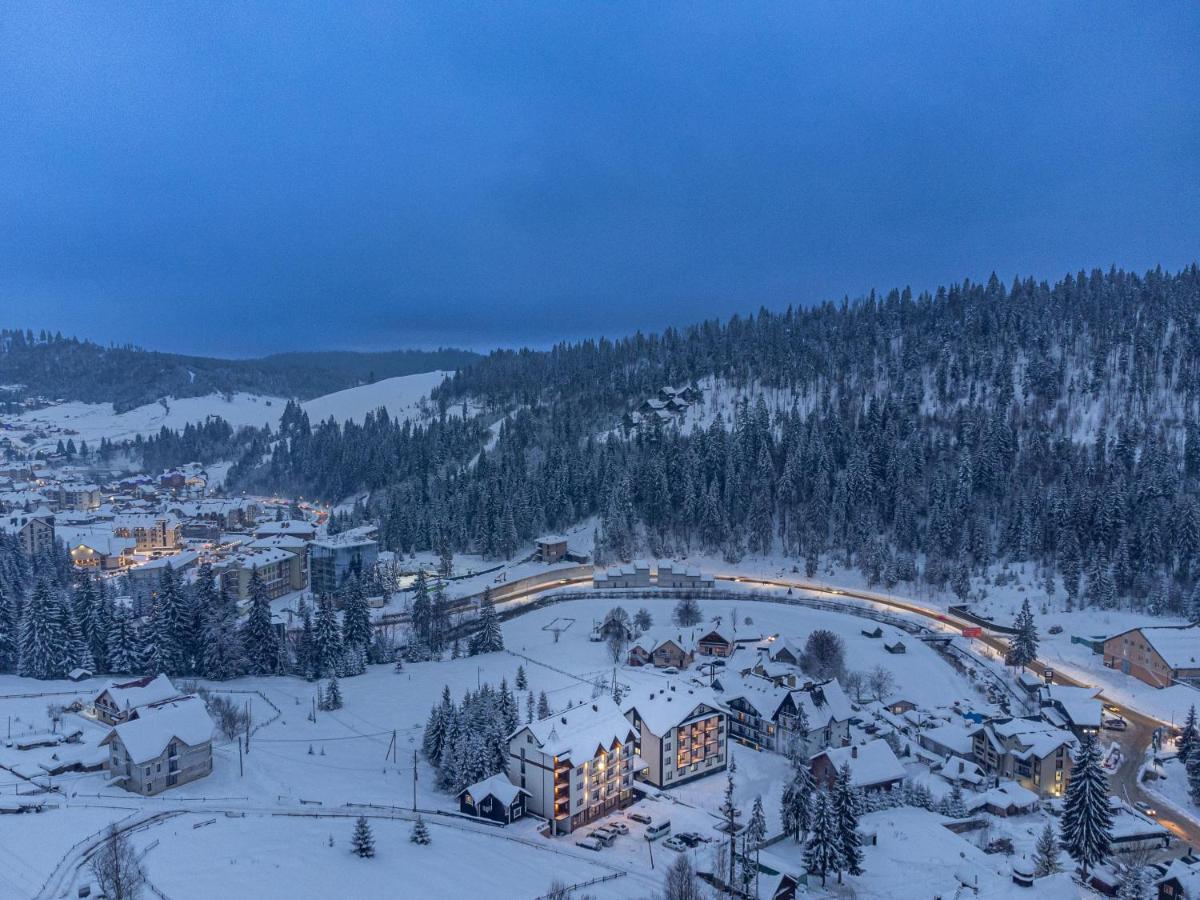 Madison Hotel Bukovel Bagian luar foto