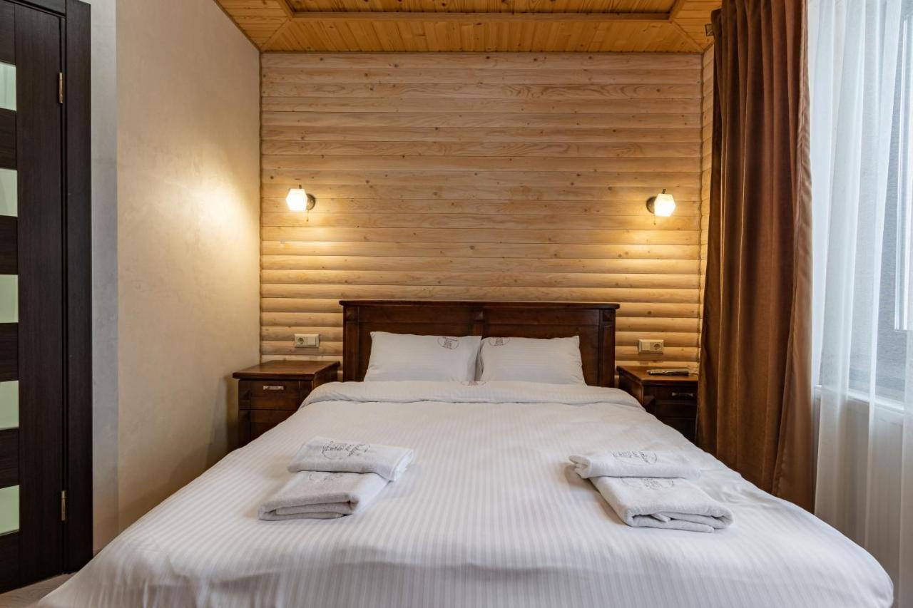 Madison Hotel Bukovel Bagian luar foto