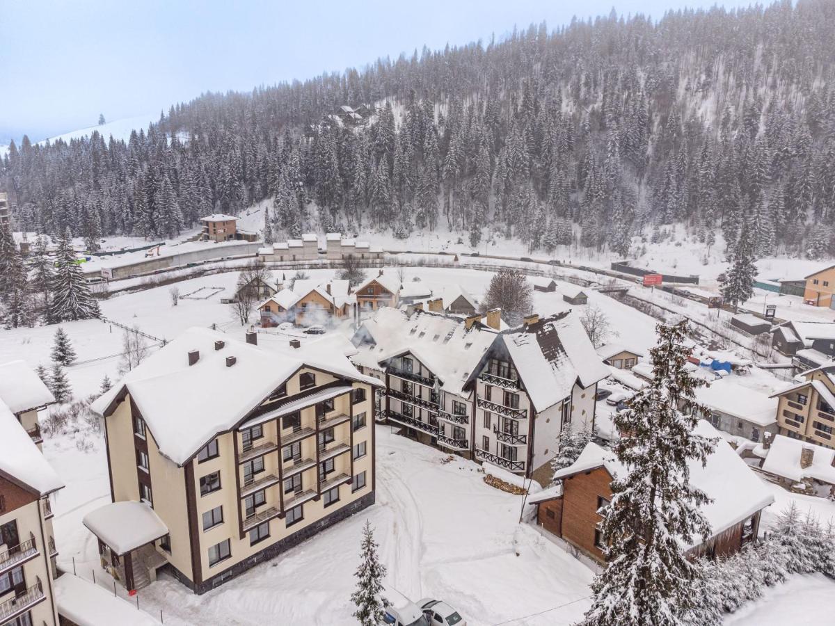 Madison Hotel Bukovel Bagian luar foto