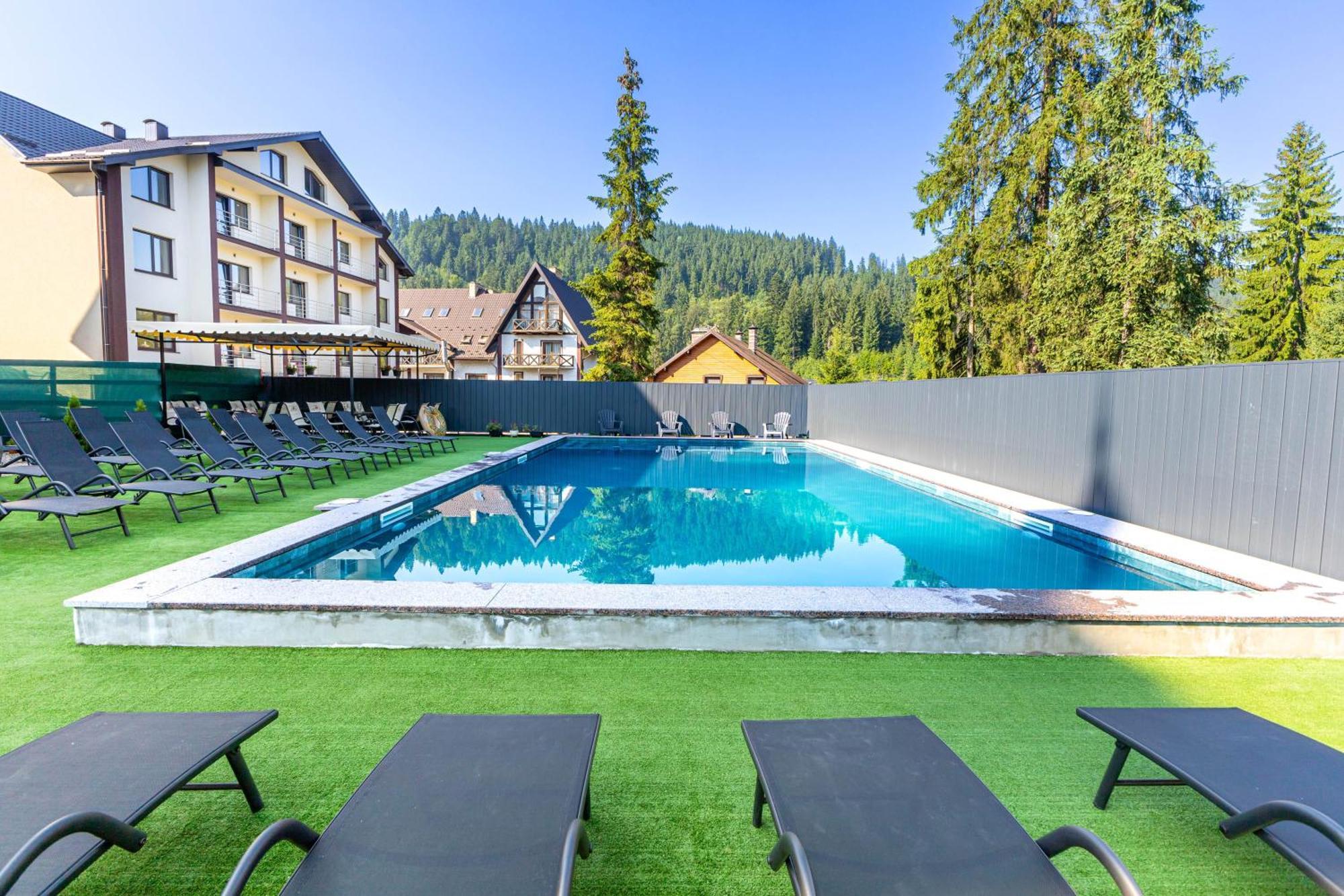 Madison Hotel Bukovel Bagian luar foto