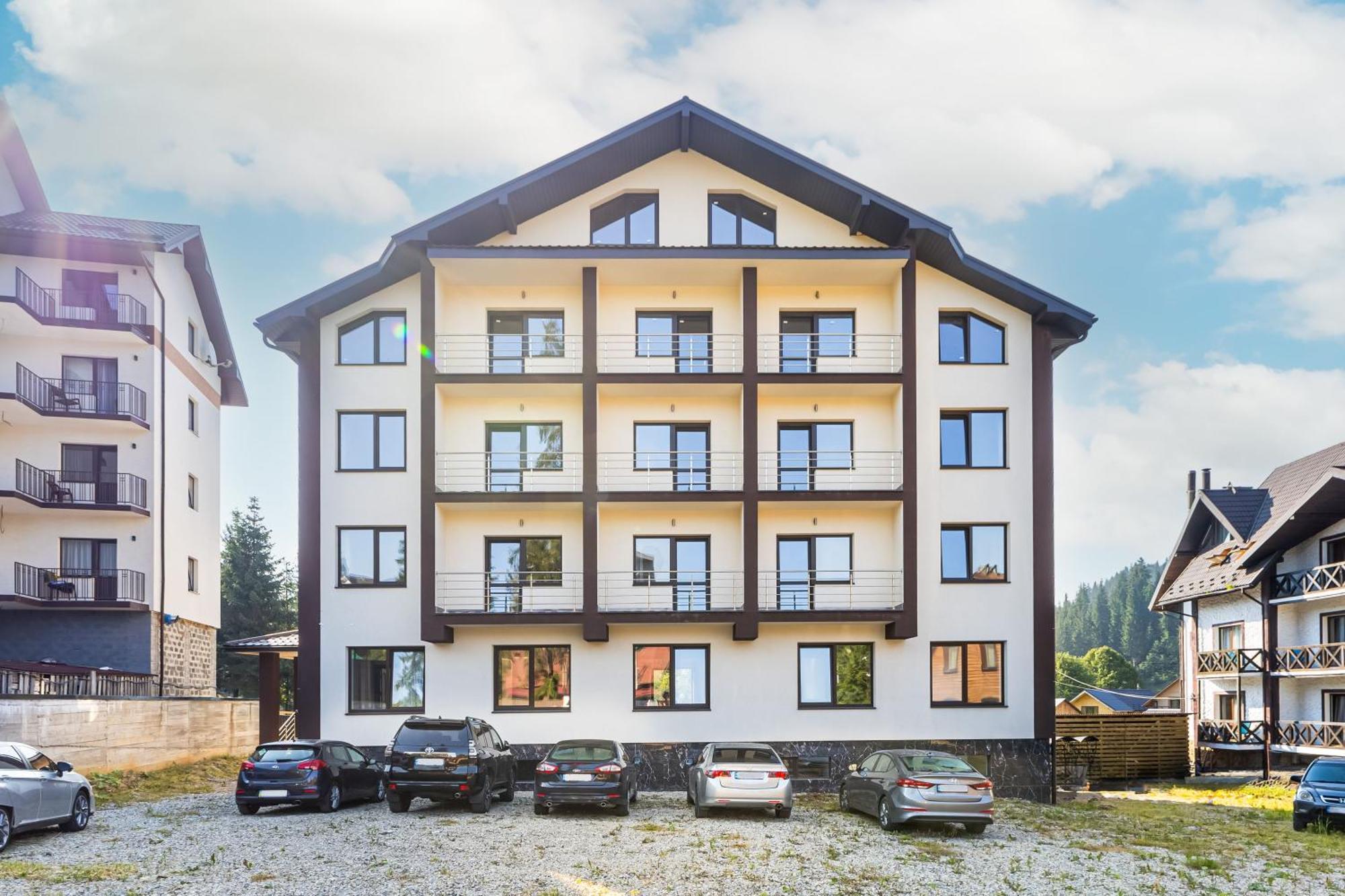 Madison Hotel Bukovel Bagian luar foto