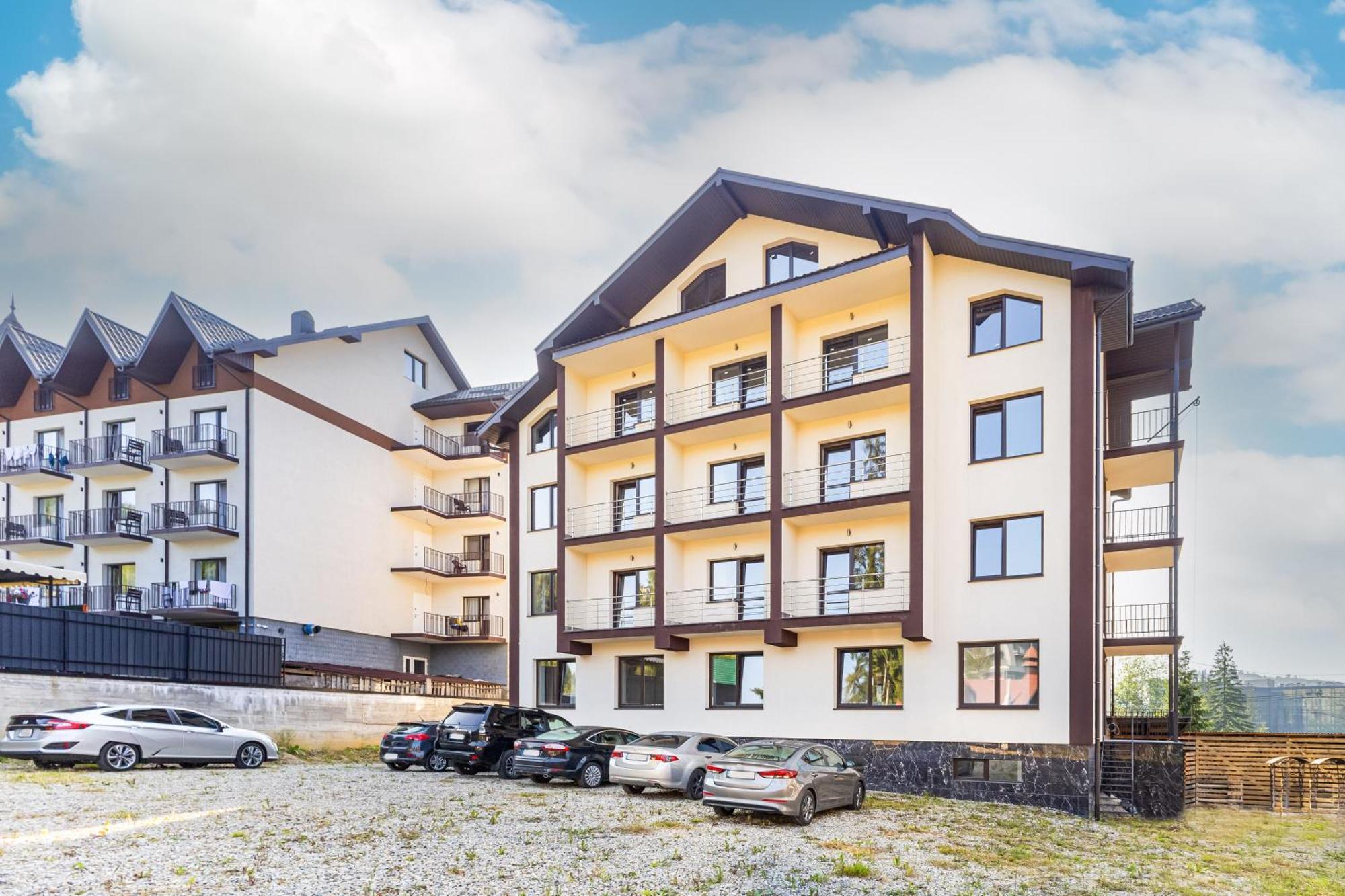 Madison Hotel Bukovel Bagian luar foto